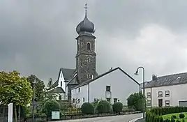 Ortsmitte mit Kirche