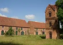 Wirtschaftshof mit Taubenturm in Kleßen