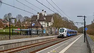 Denkmalgeschütztes Bahnhofsgebäude mitLiège-Maastricht-Aachen-Express (LIMAX), 2021