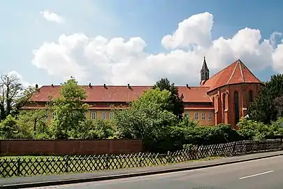 Kloster Mariensee von der Ortsstraße gesehen