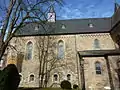 Klosterkirche, Baunaht zwischen mittelalterlicher Westseite und Erweiterungsbau