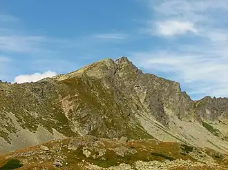 Der Sattel unterhalb des Bergmassivs von Kôprovský štít, vom Kessel Hincova kotlina aus gesehen