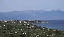 Blick über Koroni und Golf von Messenien zum Taygetos