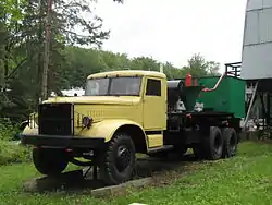 KrAZ-219 mit Spezialaufbau für die Ölindustrie in einem polnischen Museum (2008)