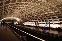 L'Enfant Plaza, Washington, D.C. (1977):Brutalistisches Kassettengewölbe mit komplexem Licht- und SchattenspielEntwurf: Harry Weese