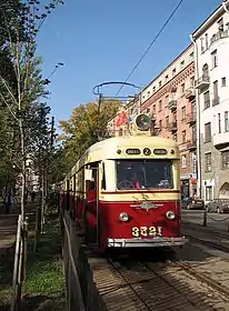 Museumszug LM-47 Nr. 3521+3584 in Sankt-Petersburg