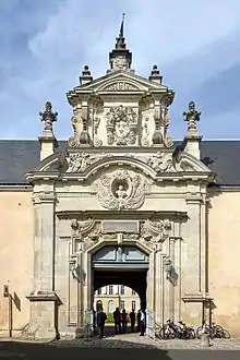 Portal des ehemaligen Jesuitenkollegs.