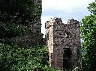 Reste des Torturms der Burg Hugstein