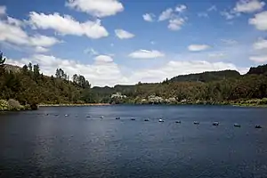 Der Stausee vom Staudamm aus nach Süden gesehen