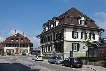 Altes Amtshaus und Bank