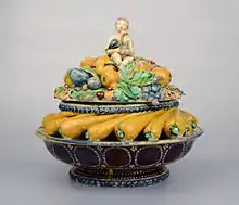 Langnauer "Hochzeitsschüssel", Terrine oder Schauessen, um 1800 aus dem Museum Schloss Burgdorf