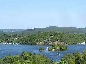 Die Liebesinsel (der ehemalige Burgberg) bei Edersee-Vollstau