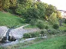 Zusammenfluss von Reicher und Dürrer Liesing in Rodaun vor der Renaturierung