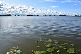 Blick vom Nordufer über den See