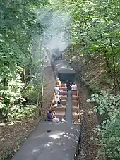 Gänzlich offener Wagen bei der Lößnitzgrundbahn