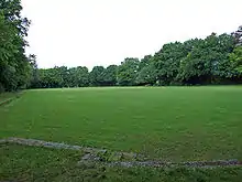 Kernstück des Lohrparks auf dem Lohrberg – die große Spielwiese, seit 1951 Wettkampffläche des Lohrbergfestes