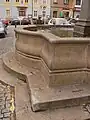 Granitbrunnen auf dem Markt (Detailansicht)