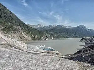 Blick vom Gletscher in den Fjord