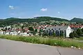 Blick von der katholischen Kirche aus auf das Dorf