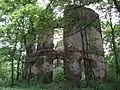 Ruine des oktogonalen Lusthauses/Jagdhauses "Zamek Mořičov (Möritschau)" (1738–1739) auf gleichnamigem Berg bei Ostrov, Tschechien