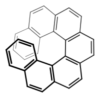 Chemie: (M)-(–)-Heptahelicen weist Helizität entgegen dem Uhrzeigersinn auf.