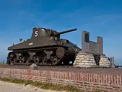 Sherman Tank, Befreiungsmonument auf dem Deich