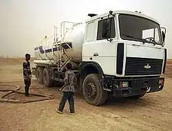 MAZ-6303 als Wassertankwagen im Irak (2003)