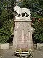 Kriegerdenkmal aus dem Jahr 1900 mit Zusatz für den Zweiten Weltkrieg