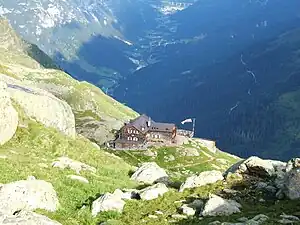 Magdeburger Hütte über dem Pflerschtal