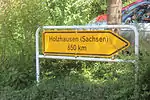 Hinweisschild auf die Marcher Partnergemeinde Holzhausen (Sachsen)