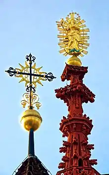 Strahlenkranzmadonna auf dem Turm der Marienkapelle in Würzburg (nach einem Modell Jakobs van der Auwera 1713 von dem Würzburger Goldschmied Martin Nötzel geschaffen)