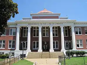 Crittenden County Courthouse in Marion (2010). Das 1911 erbaute Courthouse ist seit August 1977 im National Register of Historic Places eingetragen.