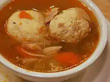 Matzeknödel in Suppe