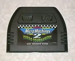 Sega Mega-Drive Modul mit zusätzlichen Joypad­buchsen