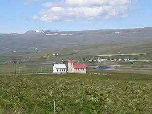 Melstaður am Miðfjörður, im Hintergrund Miðfjarðará, Laugarbakki und Vatnsnesfjall