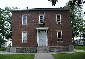 Das Metcalfe County Courthouse in Edmonton, gelistet im NRHP Nr. 00000271