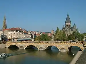 Königs- und Kaiserstadt Metz – Symbole der Macht, stilistische Gegensätze und urbane Identität