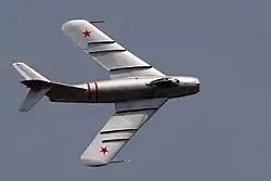 MiG-17F im Flug