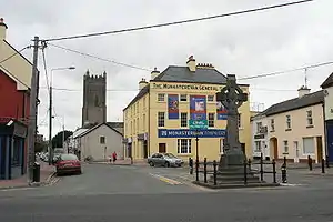 Marktplatz mit Denkmal  für Fr. Prendergast