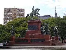 Denkmal auf dem Platz San Martín in Buenos Aires