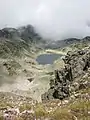 Die Bergseen am Fuße des Gipfels