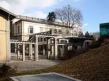 Eingangsbereich der Villa Wesendonck (links die Remise, rechts der Smaragd)