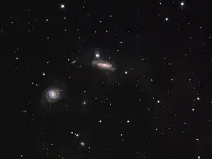 NGC 7769 (l), PGC 214993 (mo), PGC 21992 (m), NGC 7771 mit NGC 7770 & PGC 72612 (u)