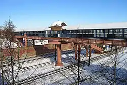 Bahnhof mit Fußgängerbrücke von Gottfried Böhm