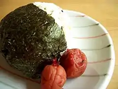 Onigiri mit Umeboshi