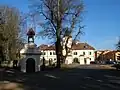 Kapelle des hl. Johannes von Nepomuk vor dem Schloss Osek