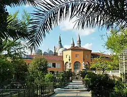 Botanischer Garten, im Hintergrund Türme der Basilica di Sant’Antonio