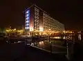 Parkhaus im  Innenhafen bei Nacht