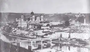 Stadtansicht in den 1860ern; St. Paul und St. Stephan mit den ursprünglichen, flachen Turmdächern.