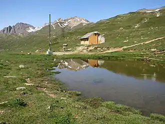 Passhöhe, Blick nach Süden, von der Schweiz nach Italien (italienisches Wachthaus – Guardia di Finanza)